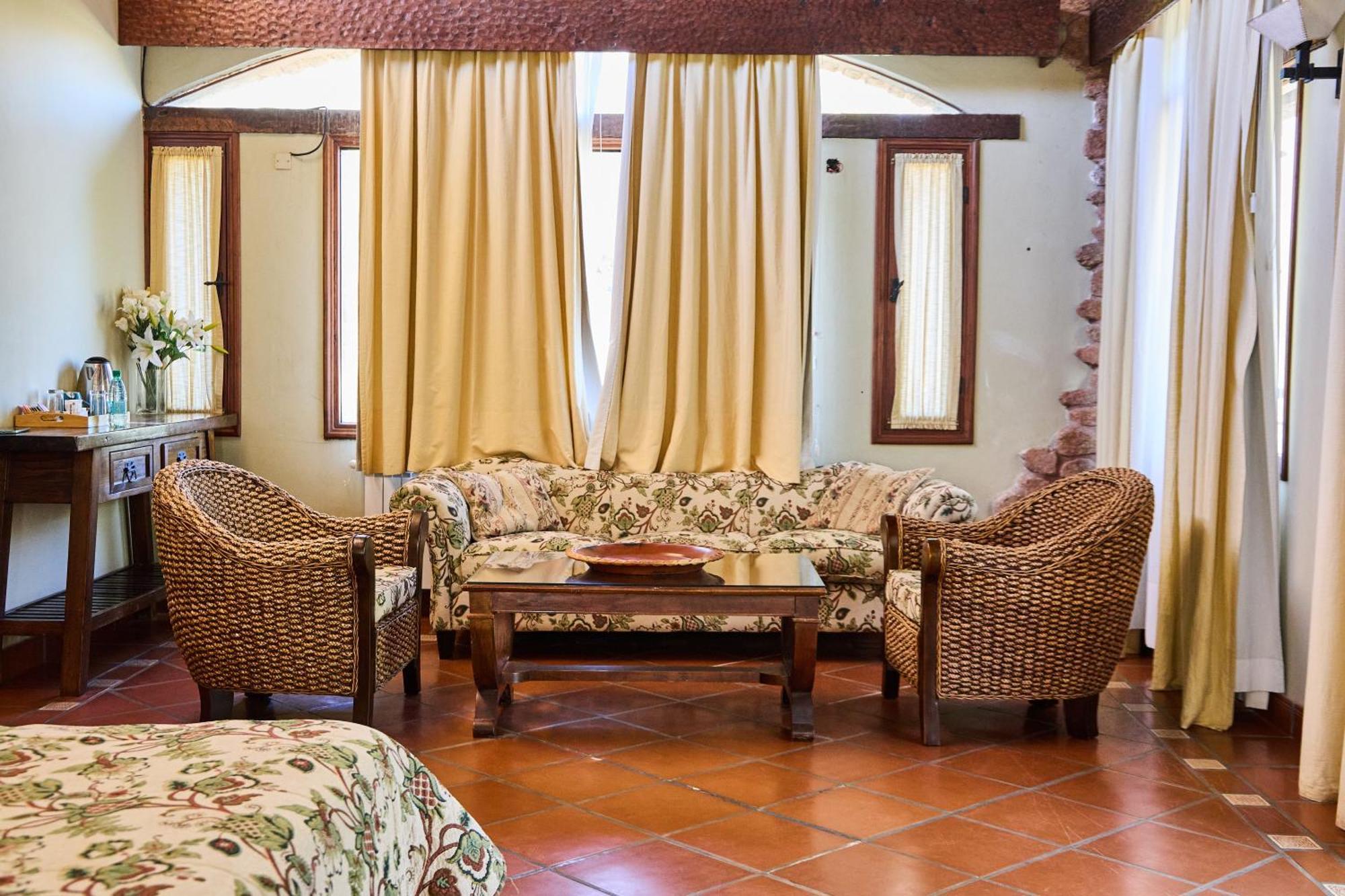 La Casa De La Bodega - Wine Boutique Hotel Cafayate Bagian luar foto