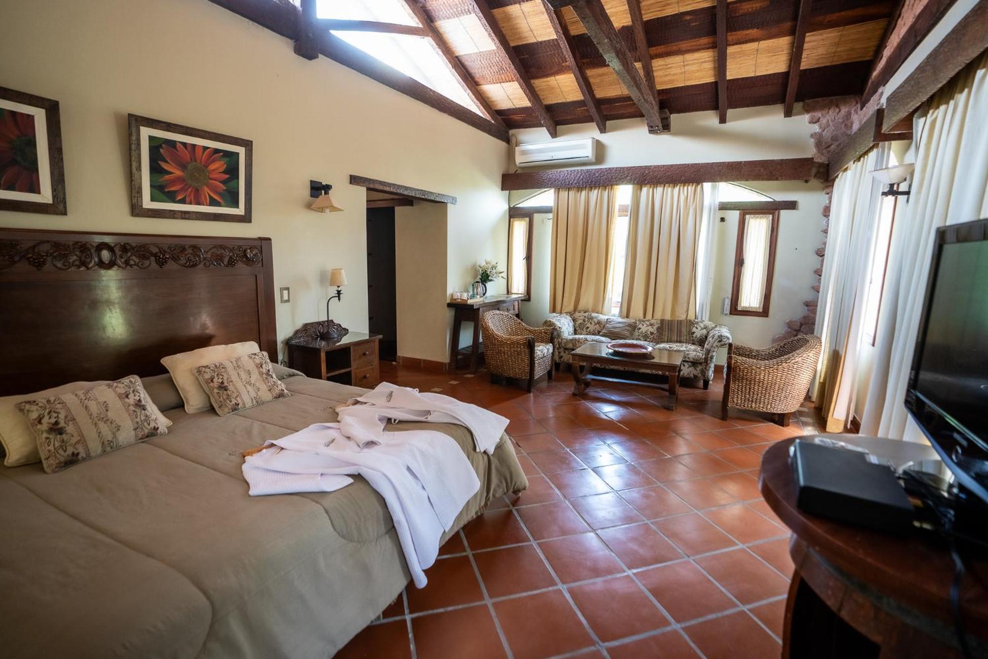 La Casa De La Bodega - Wine Boutique Hotel Cafayate Bagian luar foto